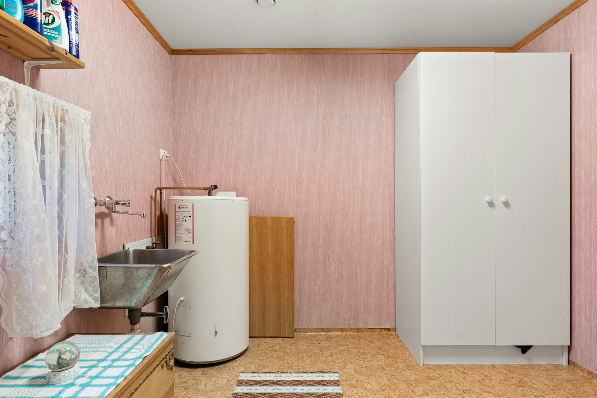 When to Call a Plumber for Water Heater Problems